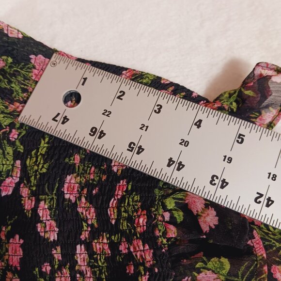 Olivaceous Medium Top, Floral, Ruffled, Smocked, Cottage Core, Boho, Blk/Grn/Pnk - Picture 13 of 15